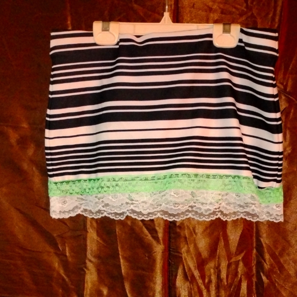Black and White Mini Skirt with Striking Stripes